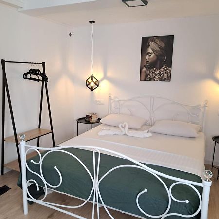 Studio Apartman Maris Leilighet Zadar Eksteriør bilde